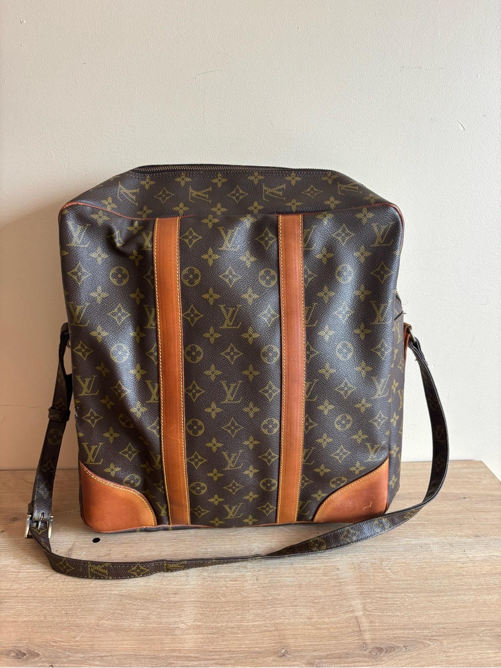 Authentic Louis Vuitton messenger travel bag